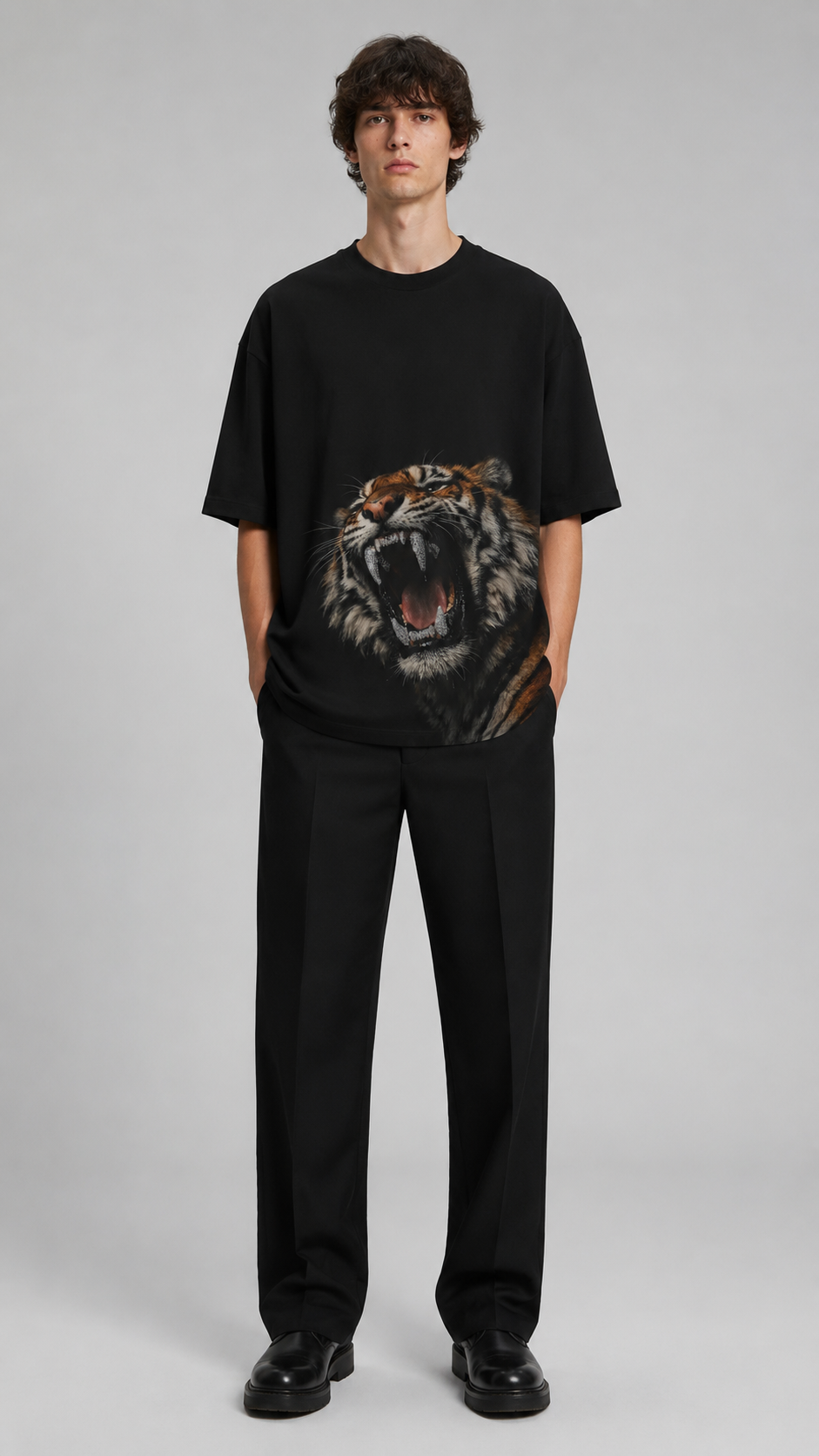 Roaring Tiger Rhinestone Teeth Oversized T-Shirt – Black