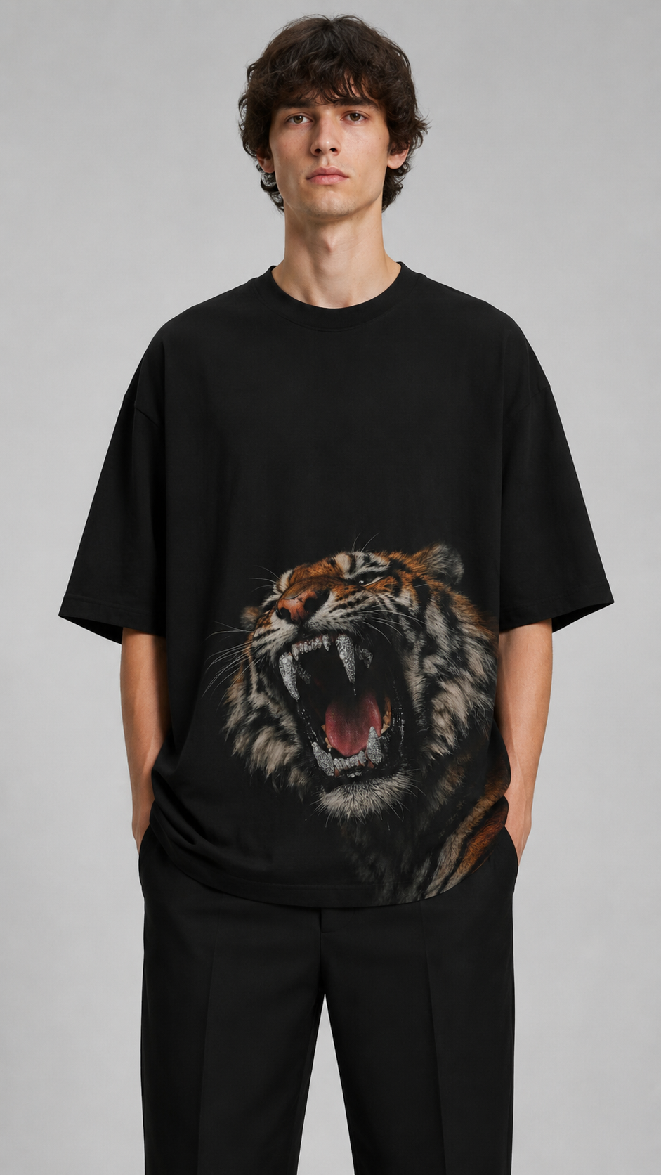 Roaring Tiger Rhinestone Teeth Oversized T-Shirt – Black