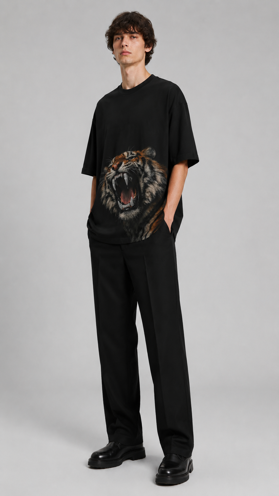 Roaring Tiger Rhinestone Teeth Oversized T-Shirt – Black