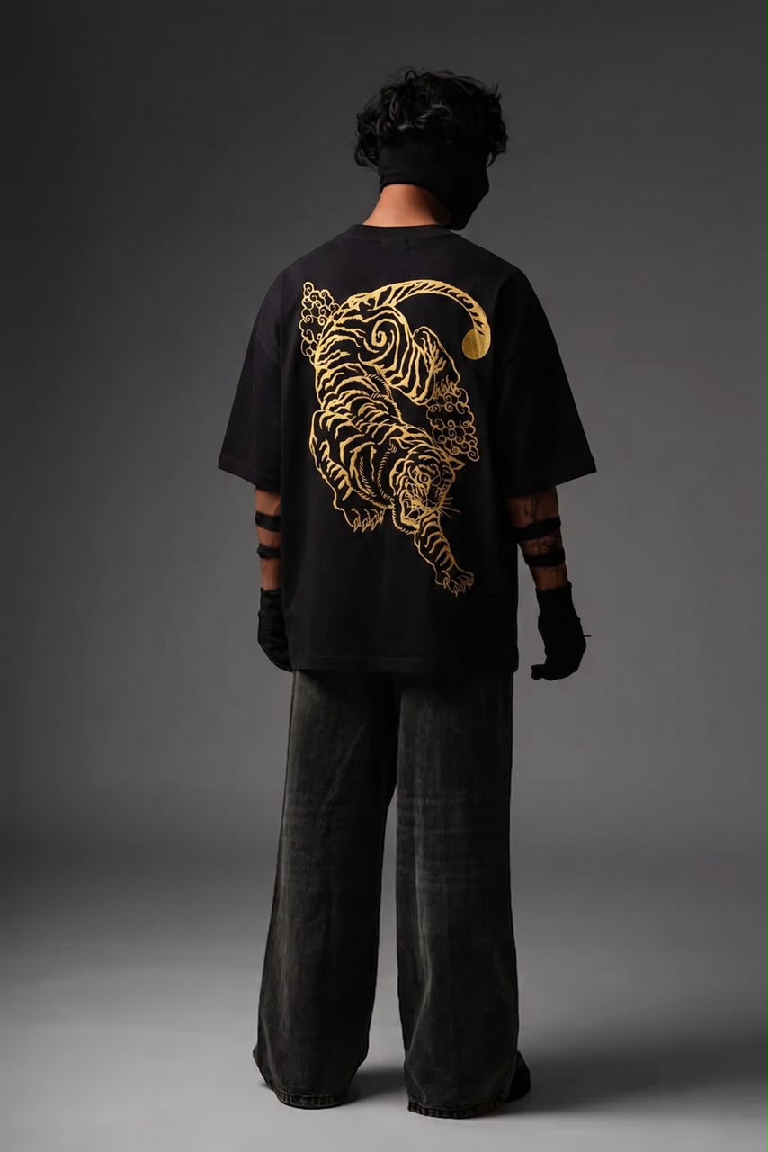 Tokyo Tiger Oversized Graphic T-Shirt – Black